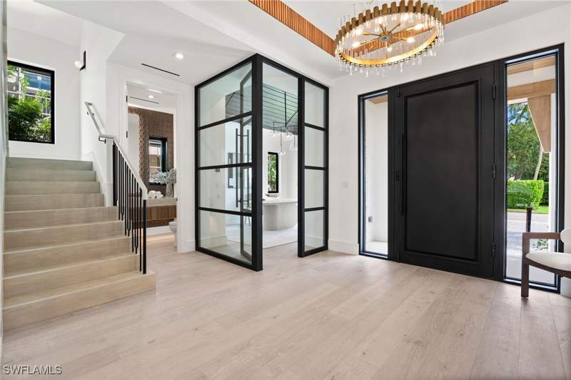 5 bedroom SingleFamilyResidence at 273 10th Ave S, Olde Naples, Naples — photo 4