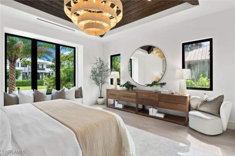 273 10th Ave S, Naples FL - photo 9 of 13