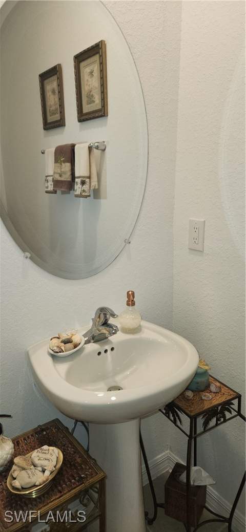 14197 Oviedo Pl, Fort Myers FL - photo 6 of 19