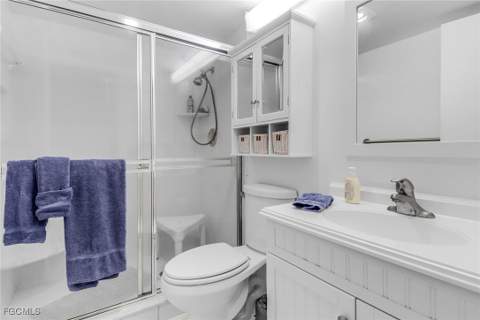 4396 Bowsprit Ct 2E, Fort Myers FL - photo 11 of 36
