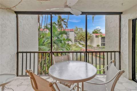 4396 Bowsprit Ct 2E, Fort Myers FL - photo 18 of 36