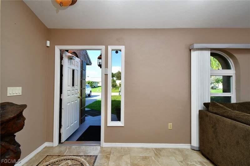 4 bedroom SingleFamilyResidence at 622 Weston Rd, Amberwood Estates Replat, Lehigh Acres — photo 3