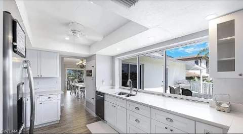 1800 Woodbine Ct, Marco Island FL - photo 7 of 49