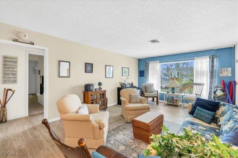 1376 S Brandywine Cir 4, Fort Myers FL - photo 7 of 35