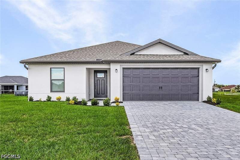 3 bedroom SingleFamilyResidence at 521 NW 23rd St, Cape Coral, Cape Coral — photo 2