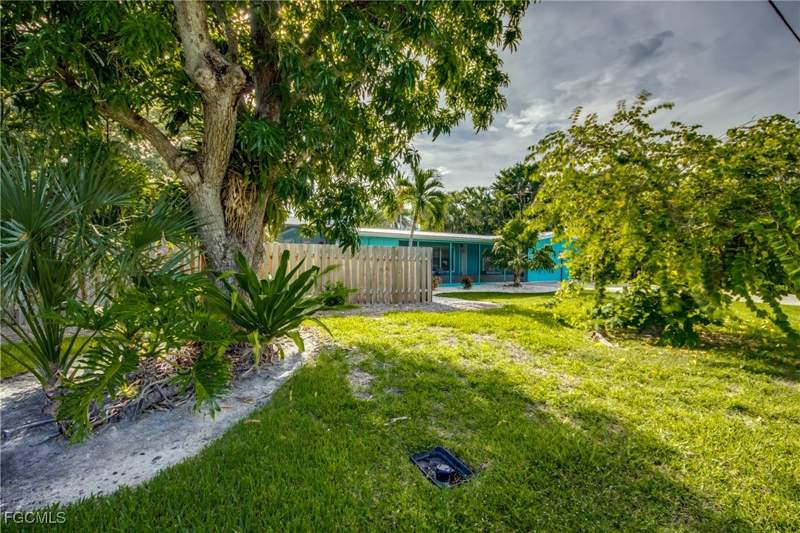 3 bedroom SingleFamilyResidence at 2660 Date ST, ST JAMES CITY, St James City — photo 3