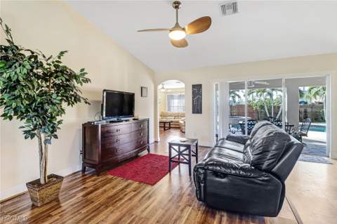 930 SW 37th Ter, Cape Coral FL - photo 10 of 28