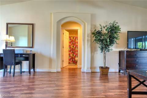 930 SW 37th Ter, Cape Coral FL - photo 12 of 28