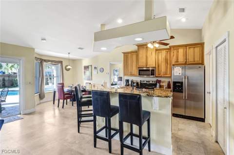 930 SW 37th Ter, Cape Coral FL - photo 16 of 28