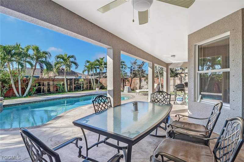 3 bedroom SingleFamilyResidence at 930 SW 37th Ter, Cape Coral, Cape Coral — photo 4