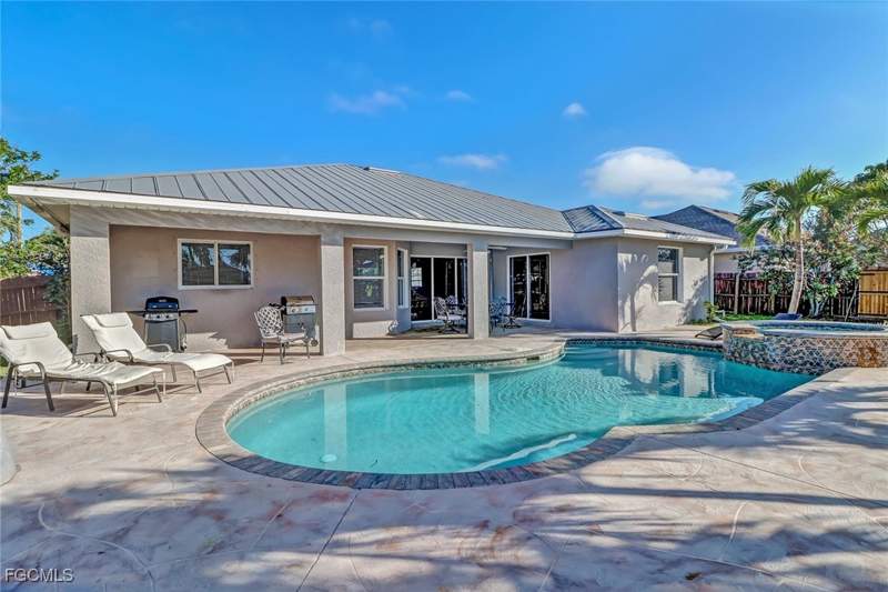 3 bedroom SingleFamilyResidence at 930 SW 37th Ter, Cape Coral, Cape Coral — photo 5