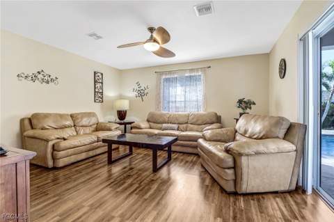 930 SW 37th Ter, Cape Coral FL - photo 8 of 28