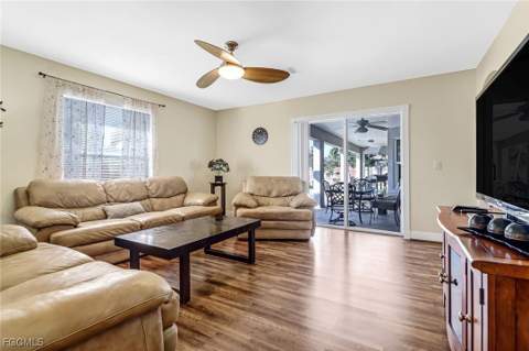 930 SW 37th Ter, Cape Coral FL - photo 9 of 28