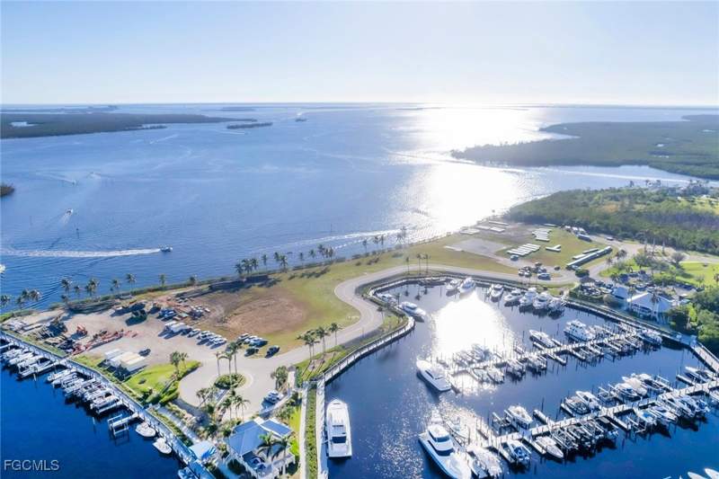 2 bedroom Condominium at 5920 Tarpon Gardens Cir 201, Tarpon Gardens, Cape Coral — photo 4