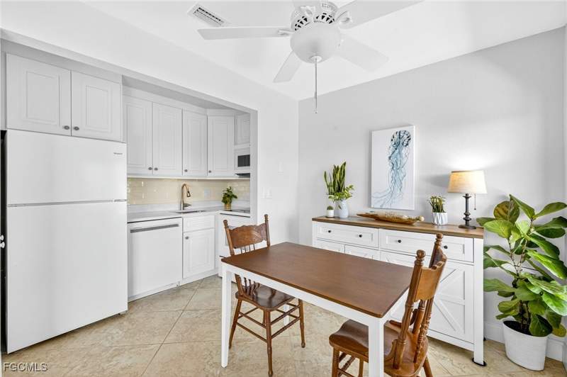2 bedroom Condominium at 1250 Tennisplace Ct B34, Tennisplace, Sanibel — photo 2