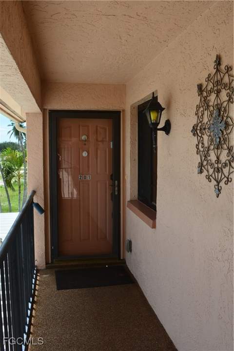 1003 SW 47th Ter 201, Cape Coral FL - photo 10 of 38
