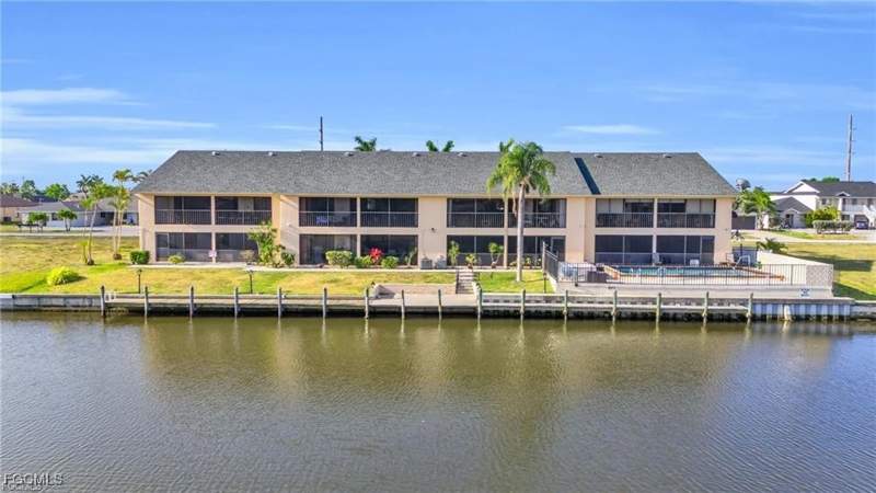 2 bedroom Condominium at 1003 SW 47th Ter 201, Linderhof Condo, Cape Coral — photo 2