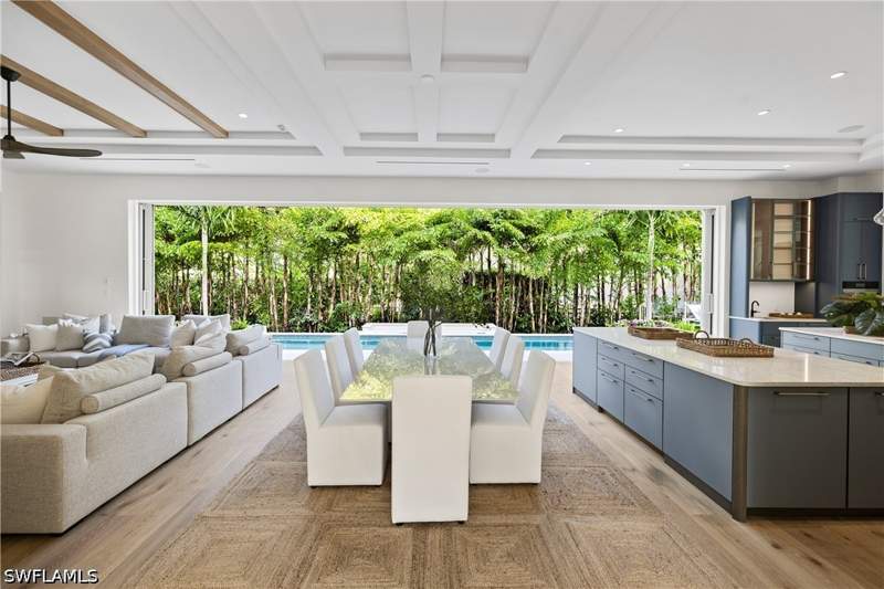 6 bedroom SingleFamilyResidence at 2131 Marina Dr, Aqualane Shores, Naples — photo 5
