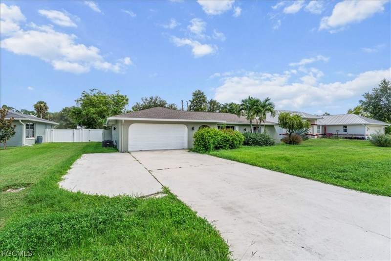3 bedroom SingleFamilyResidence at 17042 Wayzata Ct, Northdale, North Fort Myers — photo 4