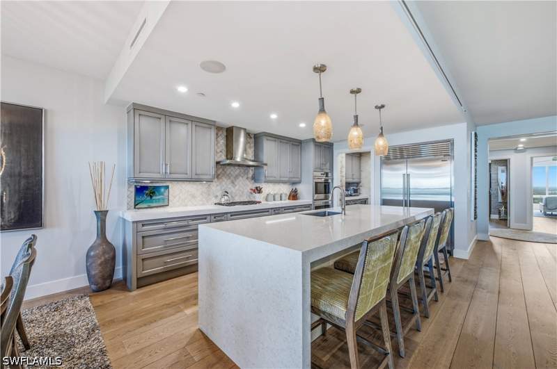 4 bedroom Condominium at 13915 Old Coast Rd 2004, Kalea Bay Tower 100, Naples — photo 3