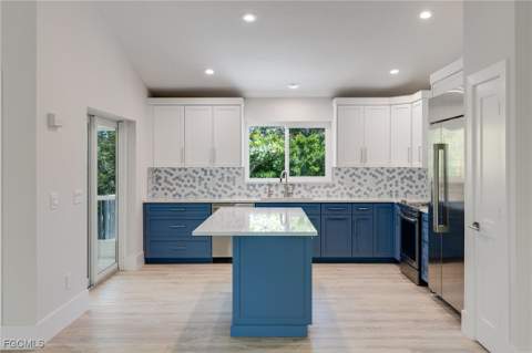 645 Oliva St, Sanibel FL - photo 16 of 35