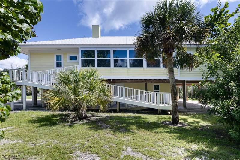 3 bedroom SingleFamilyResidence at 645 Oliva St, Bayshore Village, Sanibel — photo 2