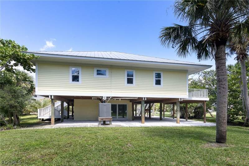 3 bedroom SingleFamilyResidence at 645 Oliva St, Bayshore Village, Sanibel — photo 3