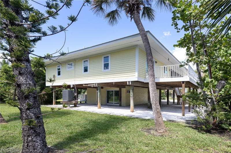 3 bedroom SingleFamilyResidence at 645 Oliva St, Bayshore Village, Sanibel — photo 4