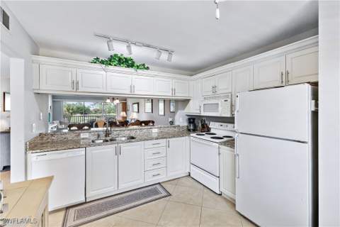 1001 Eastham Way C-206, Naples FL - photo 10 of 23