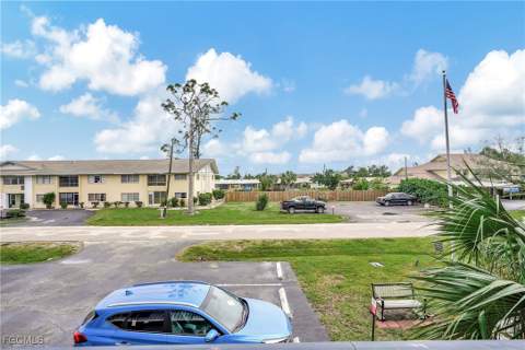 4906 Victoria Dr 209, Cape Coral FL - photo 24 of 39