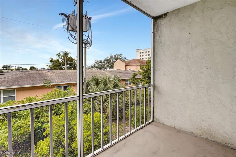 1 bedroom Condominium at 4906 Victoria Dr 209, Capeway Condo, Cape Coral — photo 5