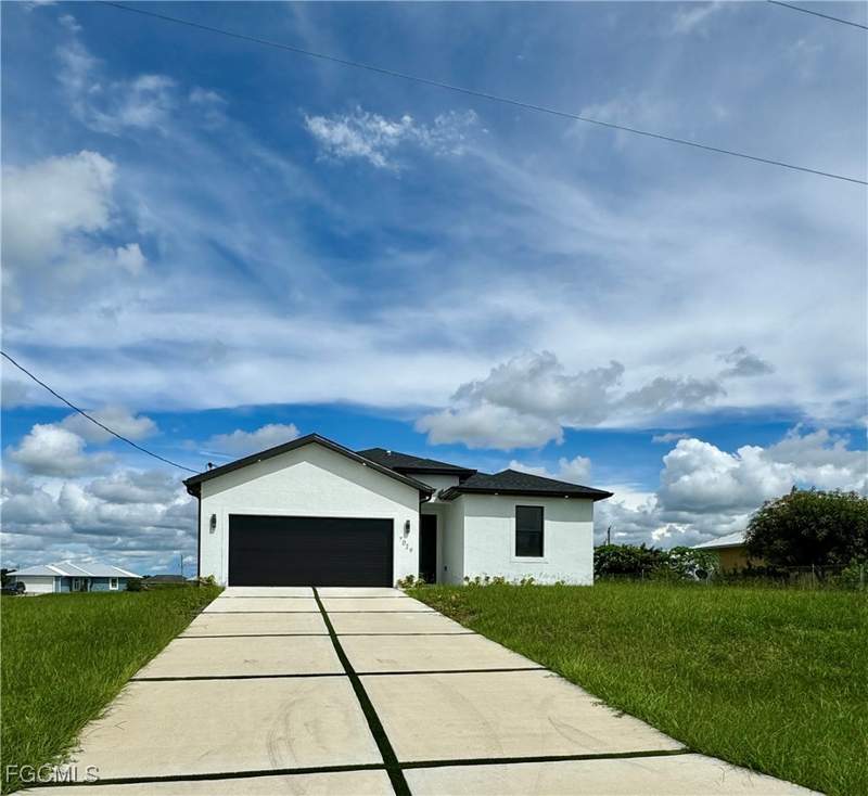 4 bedroom SingleFamilyResidence at 7029 Palpano Cir, Port Labelle, Labelle — photo 3