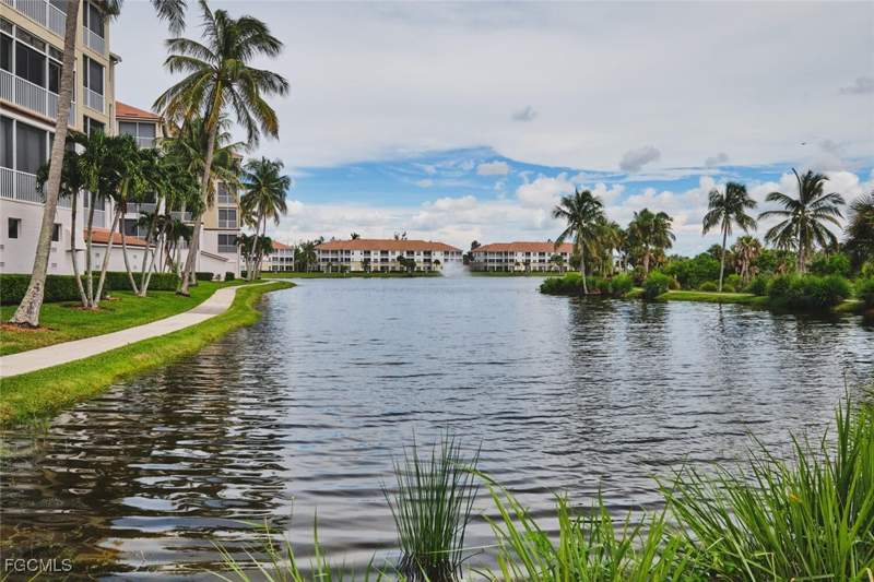 2 bedroom Condominium at 9131 Southmont Cv 205, Sutton Walk, Fort Myers — photo 3