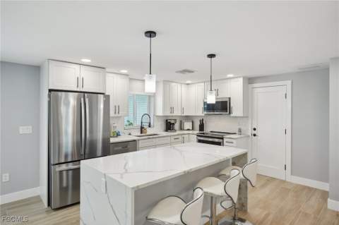 301 Seminole Way, Fort Myers Beach FL - photo 12 of 43