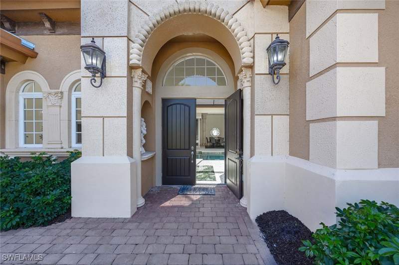 4 bedroom SingleFamilyResidence at 8894 Shenendoah Cir, Majors, Naples — photo 2