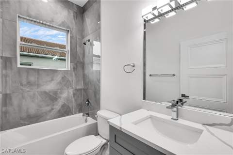 18716 Ensenada Dr, Naples FL - photo 22 of 35