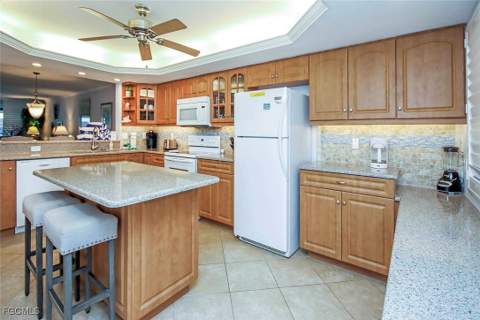 2445 W Gulf Dr B44, Sanibel FL - photo 8 of 48