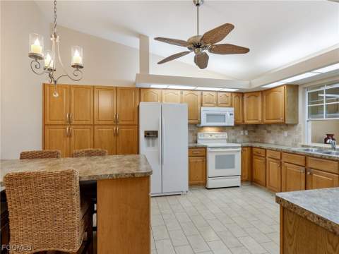 1239 Broadwater Dr, Fort Myers FL - photo 15 of 35