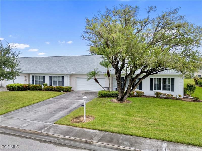 2 bedroom Attached at 1239 Broadwater Dr, Brandywine, Fort Myers — photo 2