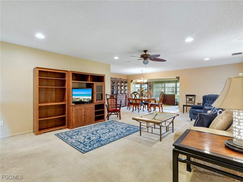 2 bedroom Attached at 1239 Broadwater Dr, Brandywine, Fort Myers — photo 3