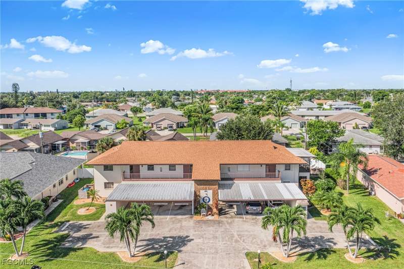 2 bedroom Condominium at 3720 SE 10th Ave 102, Compass Rose Condo, Cape Coral — photo 2