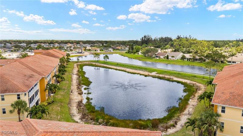 2 bedroom Condominium at 10010 Maddox Ln 316, Lakeside Hideaway, Bonita Springs — photo 4