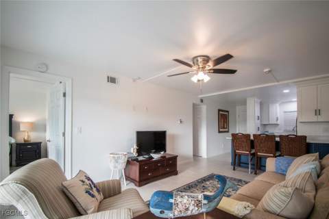 16007 Davis Rd 613, Fort Myers FL - photo 9 of 28