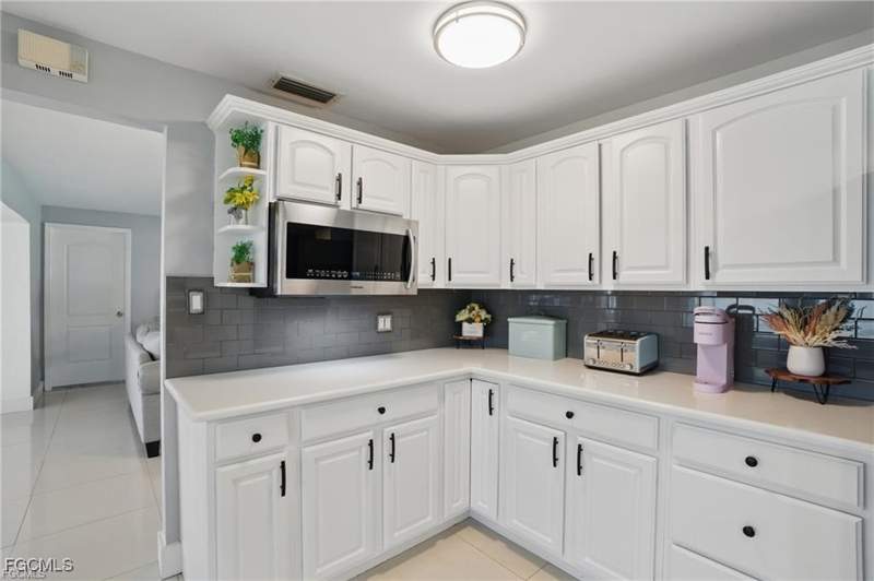3 bedroom SingleFamilyResidence at 2941 SE 10th Pl, Cape Coral, Cape Coral — photo 5