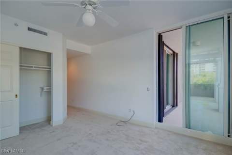 445 Cove Towers Dr 304, Naples FL - photo 10 of 33