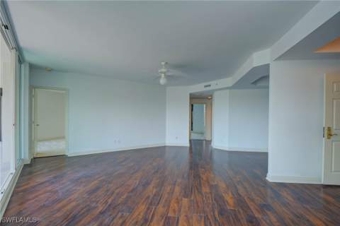445 Cove Towers Dr 304, Naples FL - photo 18 of 33
