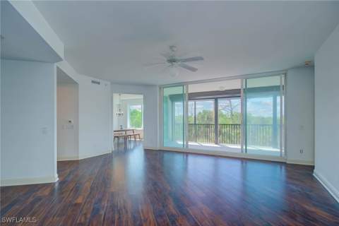 445 Cove Towers Dr 304, Naples FL - photo 19 of 33