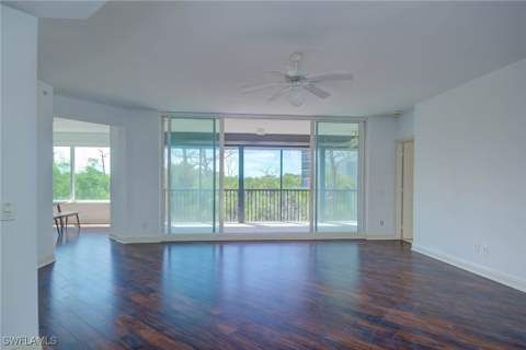445 Cove Towers Dr 304, Naples FL - photo 20 of 33