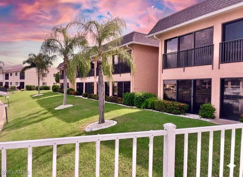 2 bedroom Condominium at 3703 SE 10th Ave 7, El Rio II, Cape Coral — photo 2
