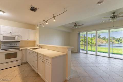 13150 Broadhurst Loop 204, Fort Myers FL - photo 8 of 29